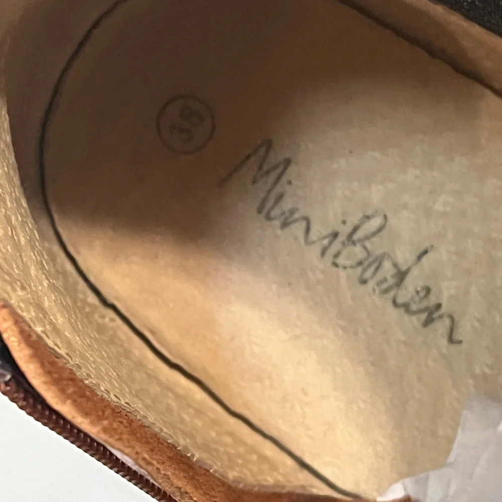 Mini Boden Brown Leather Brogue Chelsea Ankle Boots. Elastic Side. Youth 6